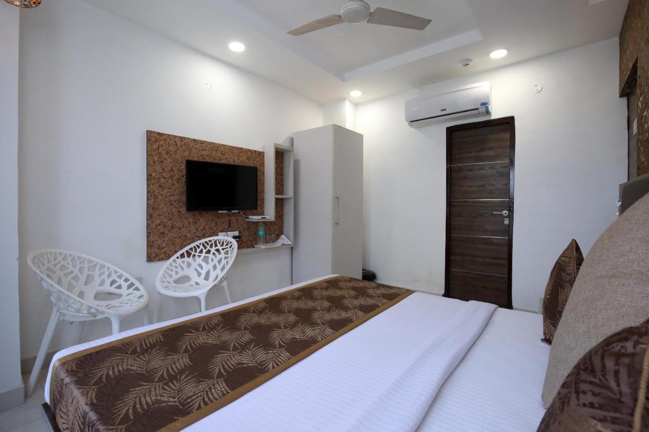 Oyo 9732 Amar Motel Nayagaon Exteriér fotografie